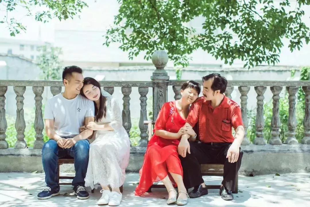 湘西浦市古镇，这个畅销青年女作家，和喜欢的人一起开了一家美宿