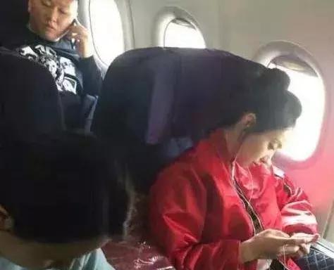 空姐揭秘和明星那点事儿，耍大牌很常见，最搞笑的是他