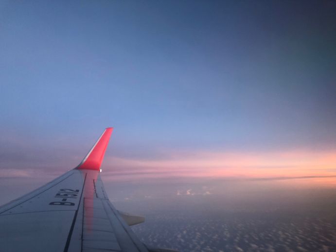 一门之隔却是两个世界,一门之隔两个世界意思