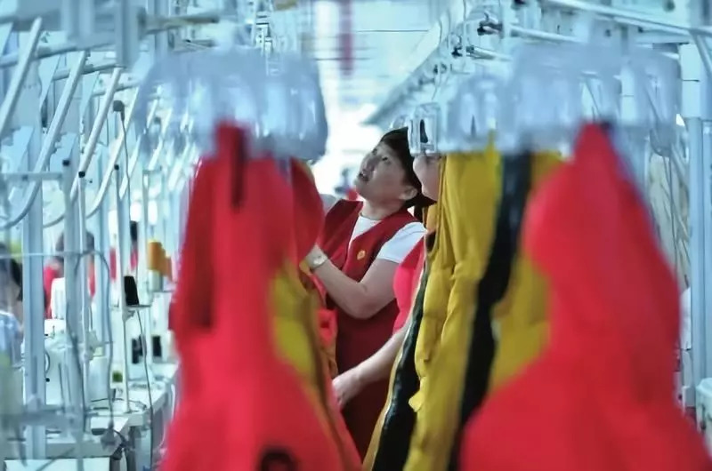 壮阔东方潮,壮阔东方潮40年奋进新时代