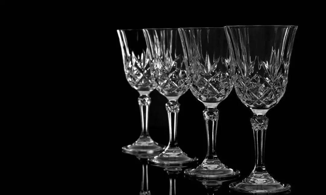 喝白酒最佳酒器,喝白酒最好用什么杯