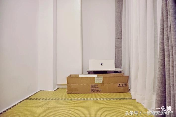 年轻人,谁不是一边感叹房子小,一边在小房子里拼命折腾?