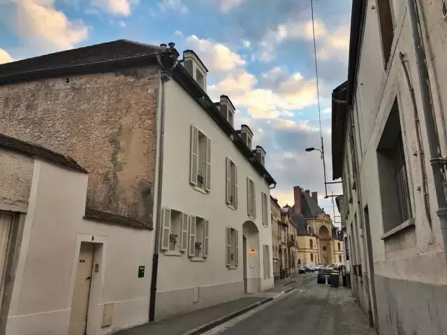 生活在别处完整版歌曲,生活在别处完整版