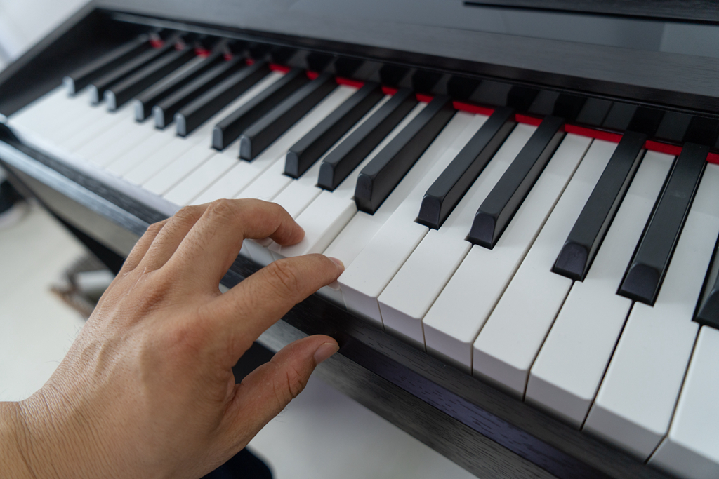 不谈考级，只说兴趣，智能钢琴不只是看着很美好！