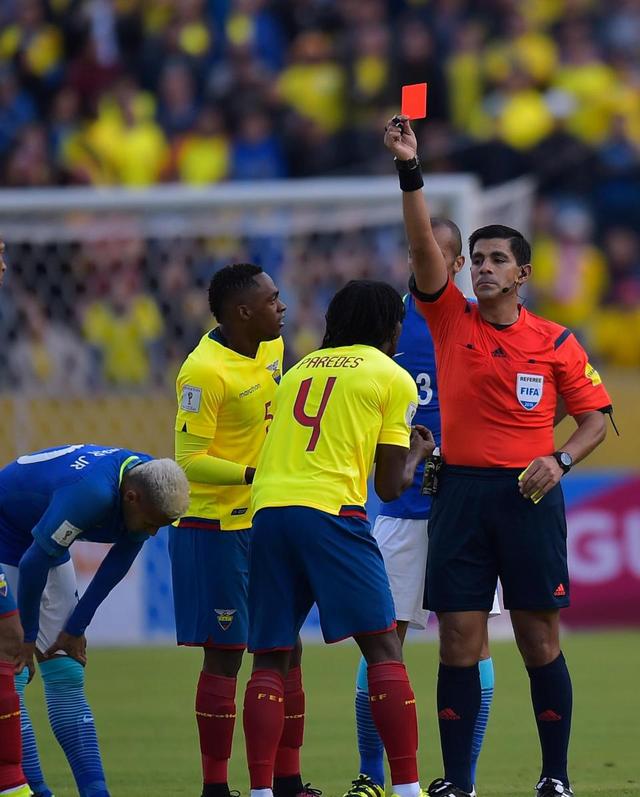 足球场上的红牌,足球界十大暴力红牌