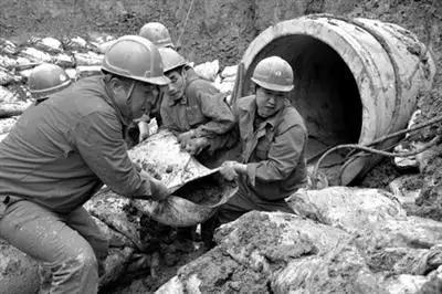 不小心挖断国防光缆要怎么赔偿,挖断了国防光缆有什么责任