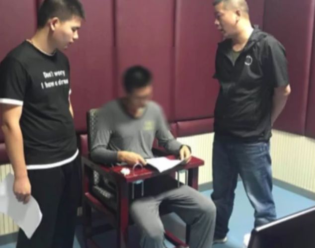 男子花1万网购冰墩墩收到包裹,男子花12000元买包烟直接惊动民警