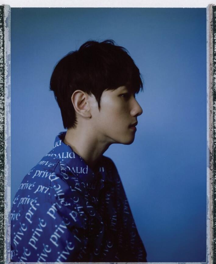 边伯贤exo的队服数字是多少,exo演唱会边伯贤红西装