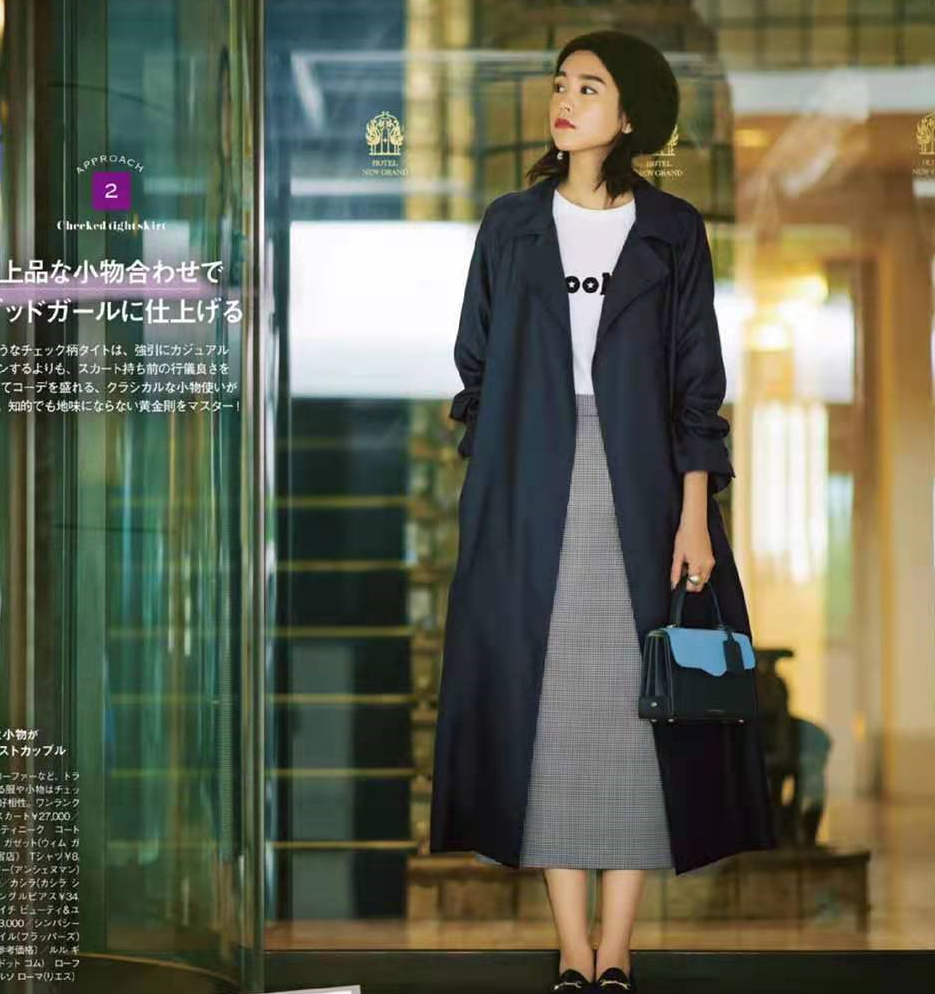 今春又火了一种气质穿搭,叫风衣+裙子,经典时髦还时尚