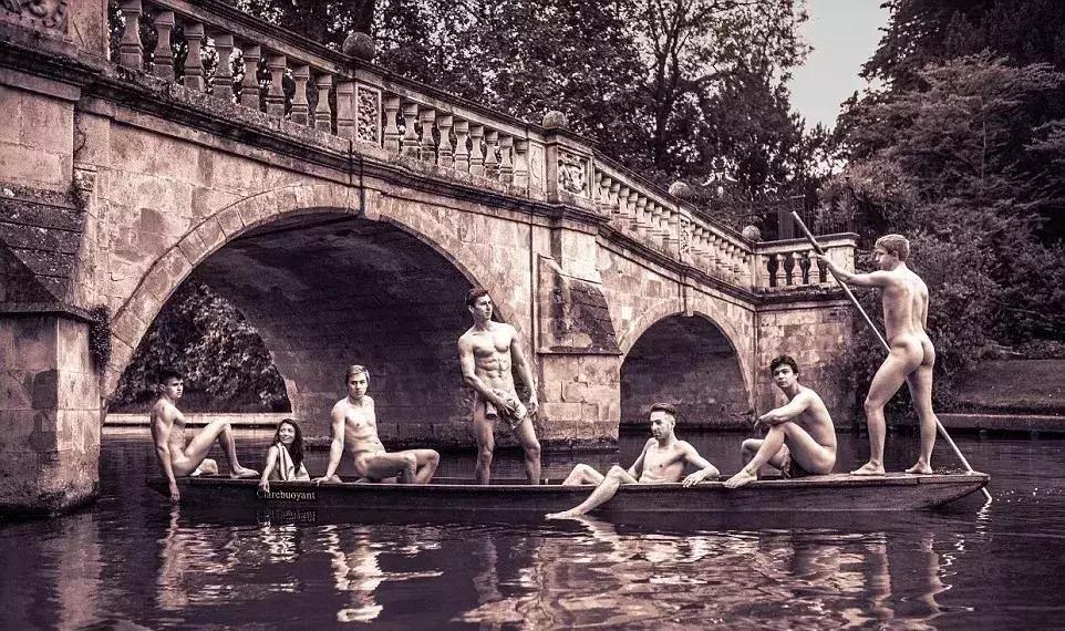 学霸为爱全果出镜？一年一度的剑桥火辣写真又来了！