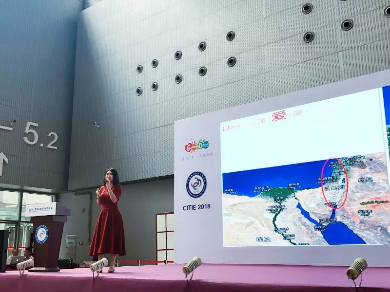 下了长途机依然美到炸!这才是明星在飞机上最爱做的秘密!