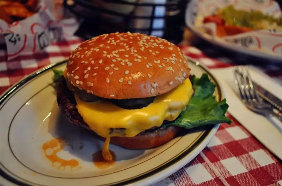 美式汉堡,是66号公路的最好伴侣