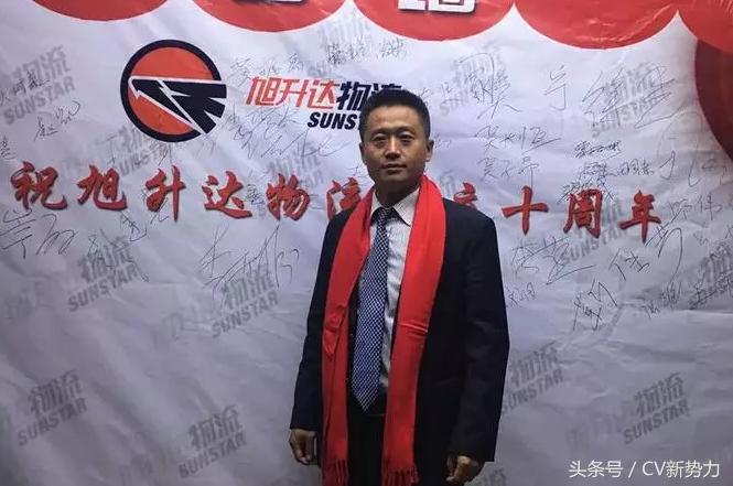 他从*口车进**铁粉转为汕德卡粉丝一出手就是30辆！