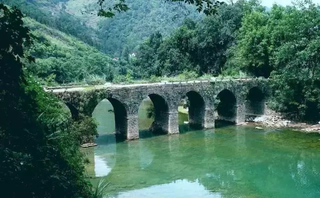 自驾游贵州荔波攻略最新,贵州自驾游万峰林黄果树瀑布荔波
