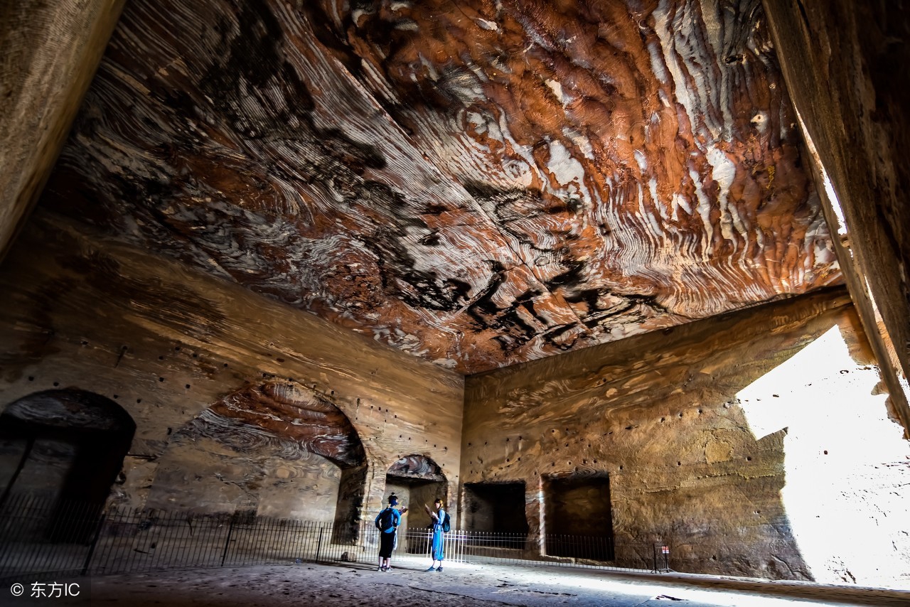 约旦佩特拉古城夜景,约旦古城佩特拉需要飞到哪里