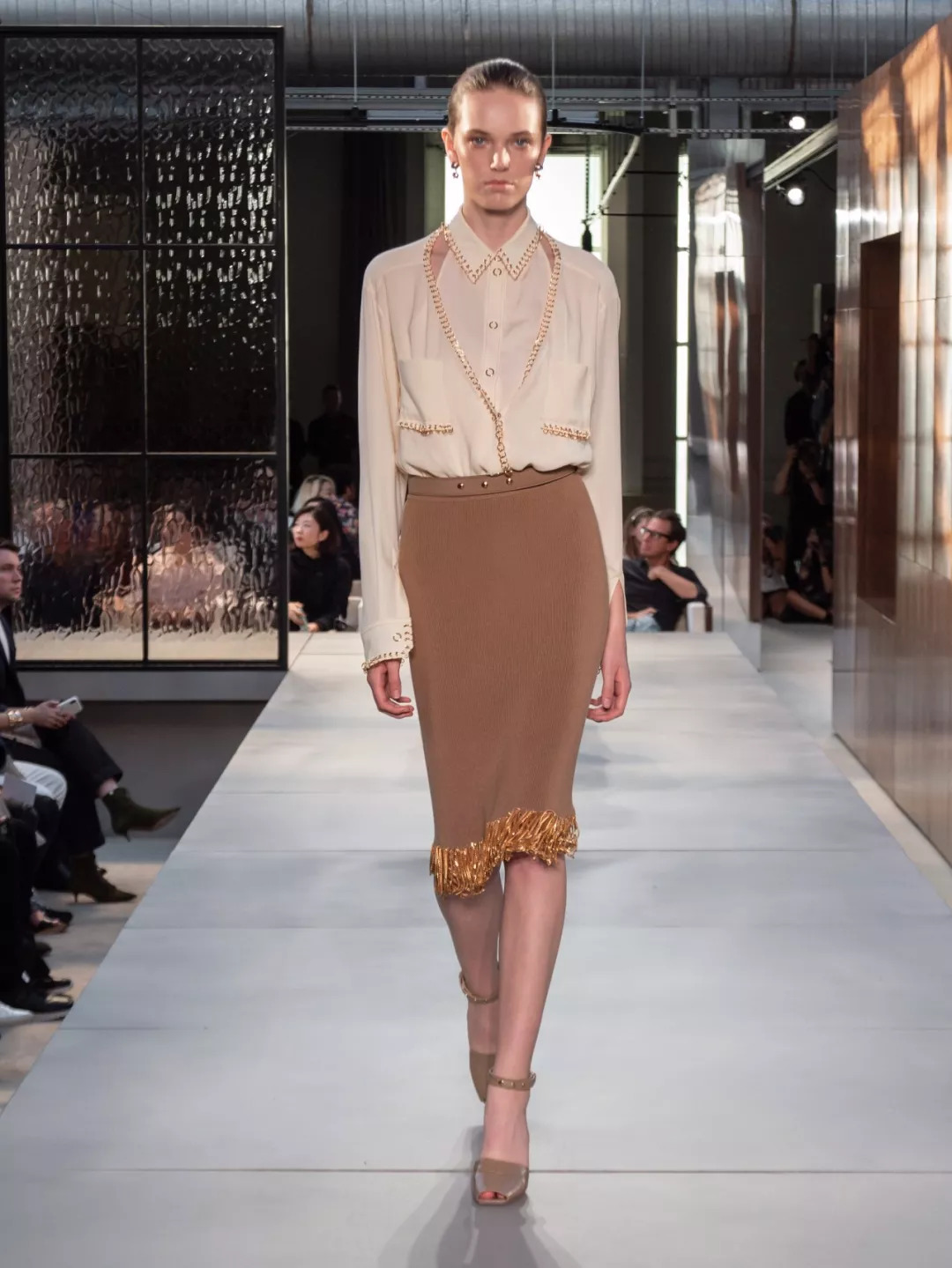 burberry现代中国新年广告,burberry新中式