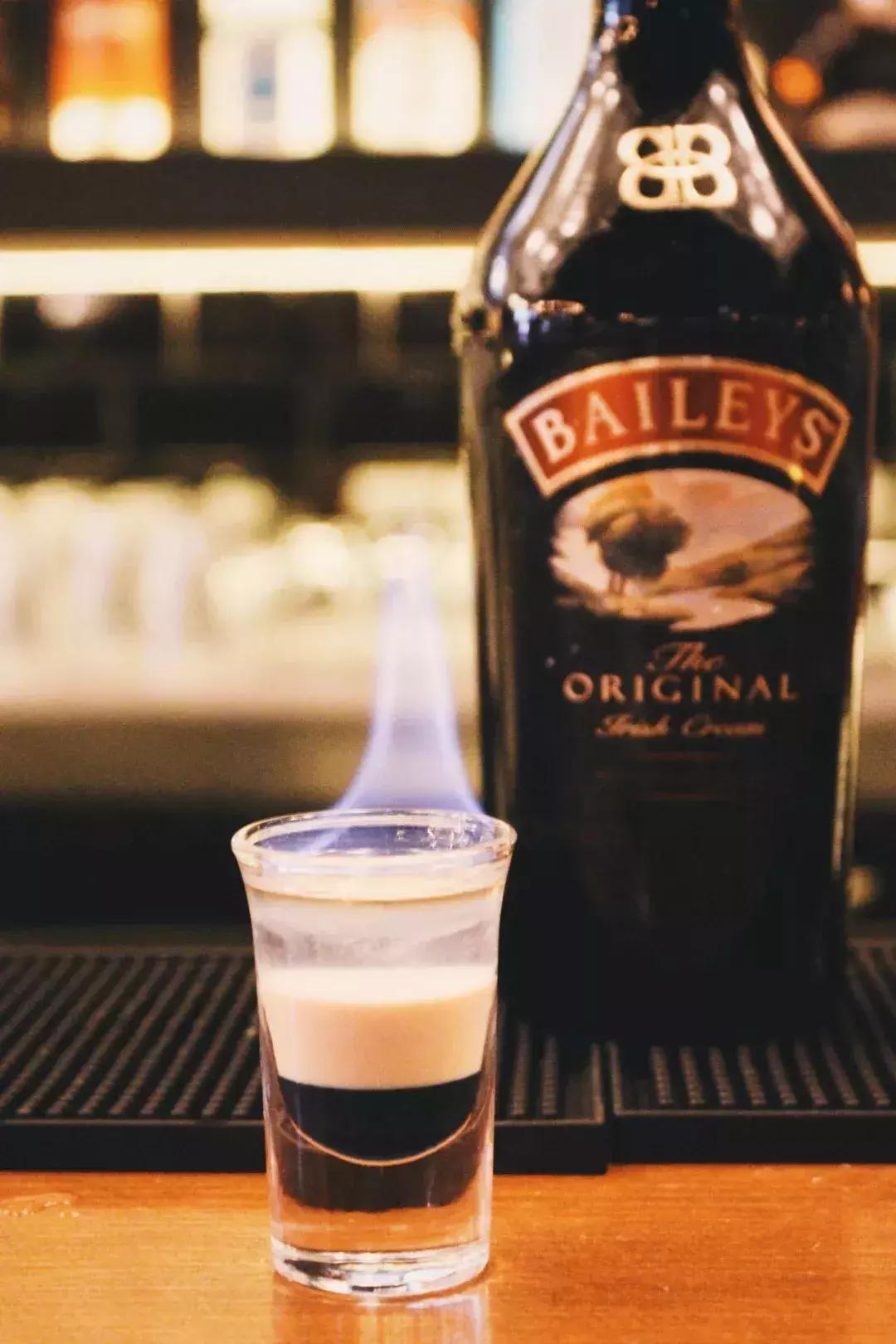 民歌湖酒吧颜值最高的酒吧,畅饮酒吧全国哪里