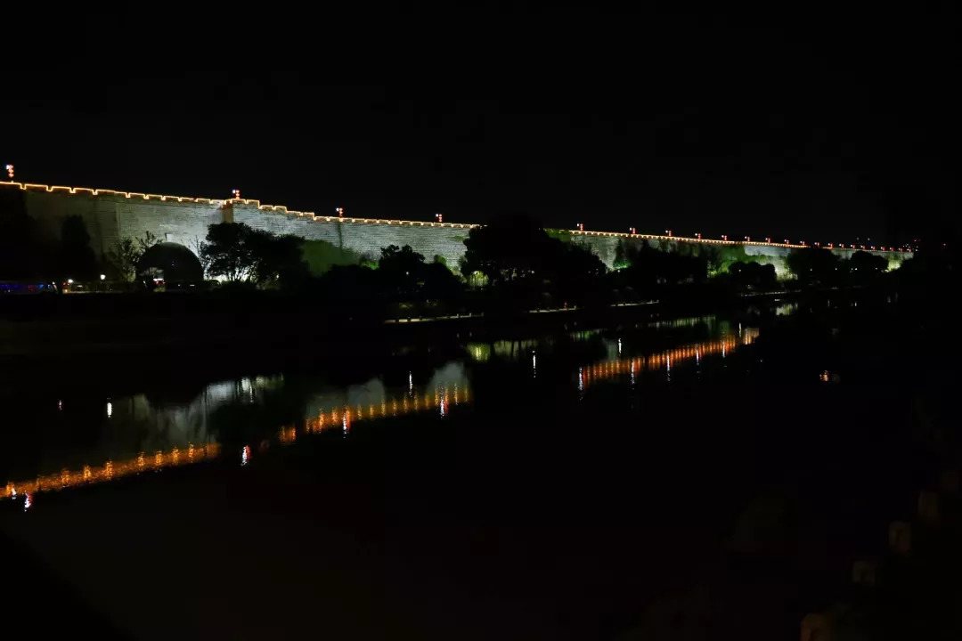 南京的夜晚真实图片,2005年的南京街头真实影像