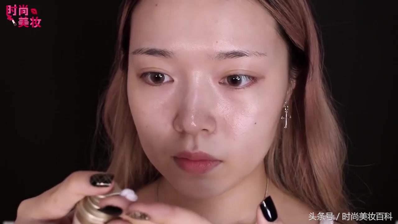 「时尚美妆」狂野性感的烟熏妆图解教程