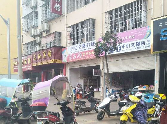 教体局介入！老师被曝强迫学生干这事！家长怒了！