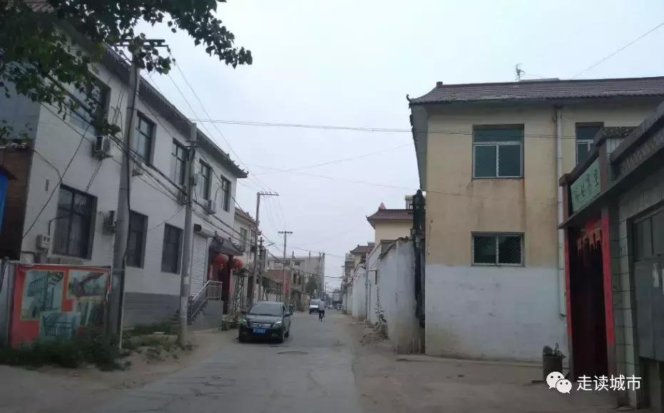 容城县容城镇容城小学,容城镇和容城大道有什么区别