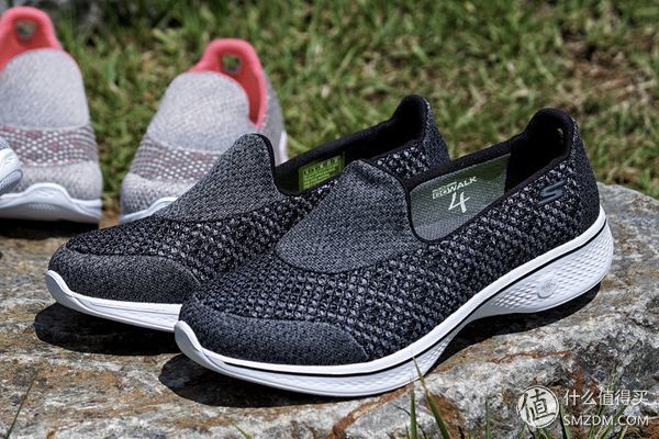 人潮汹涌穿衣打扮有多重要,哪款旅游鞋又百搭又好穿
