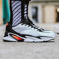 人潮汹涌穿衣打扮有多重要,哪款旅游鞋又百搭又好穿