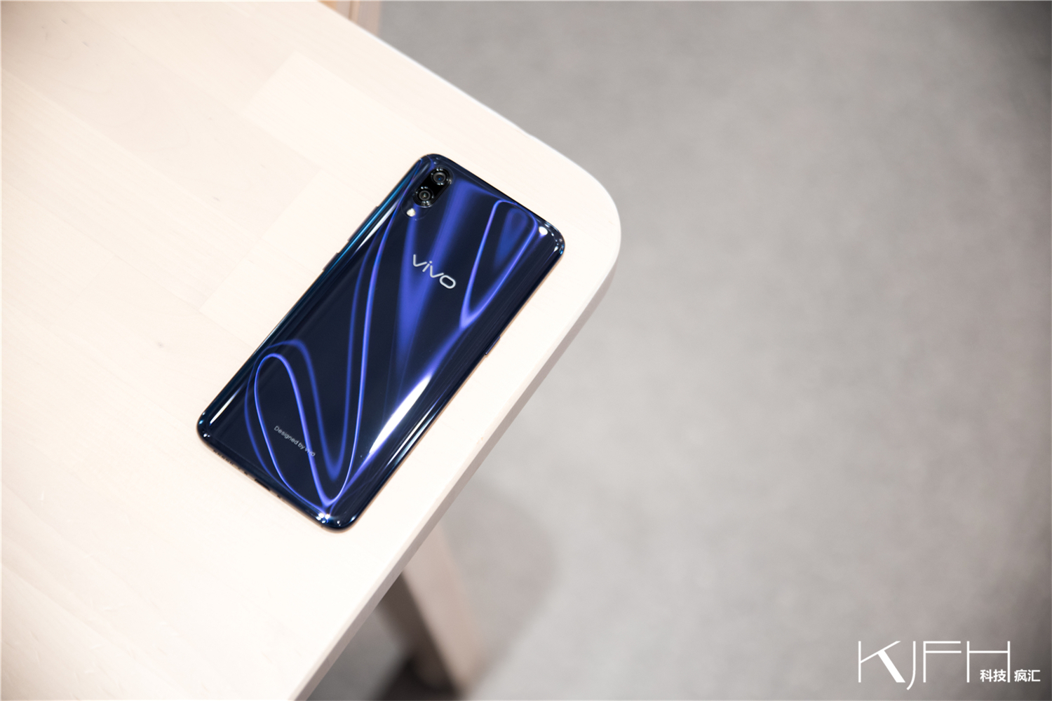 vivox23最好的功能,vivox23评测外观惊艳拍照更惊人