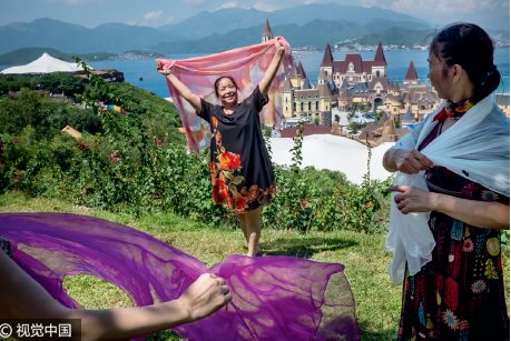 1978-2018，中国人和外国人如何看待这40年