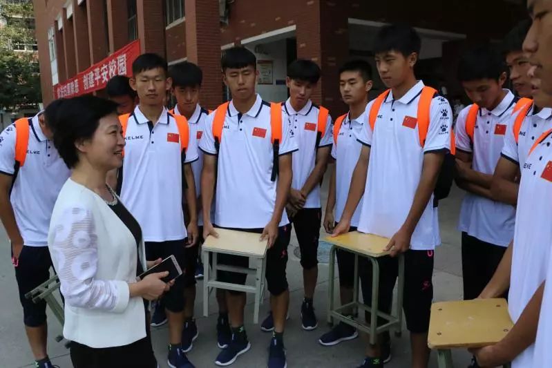 祝所有学子旗开得胜视频,祝各位学子旗开得胜少年强则国强