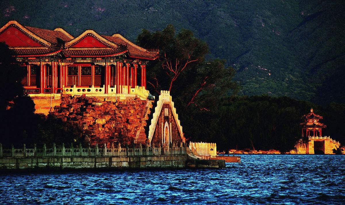 中秋家人来团圆共同赏月,中秋带你一起赏月