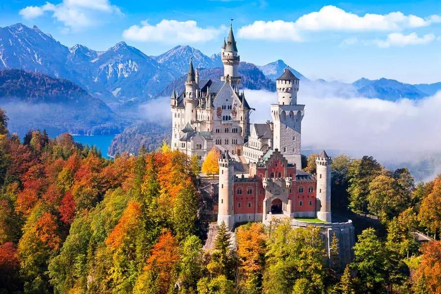 比周杰伦大婚的地方更震撼，还是迪士尼城堡原型地！快来打卡！