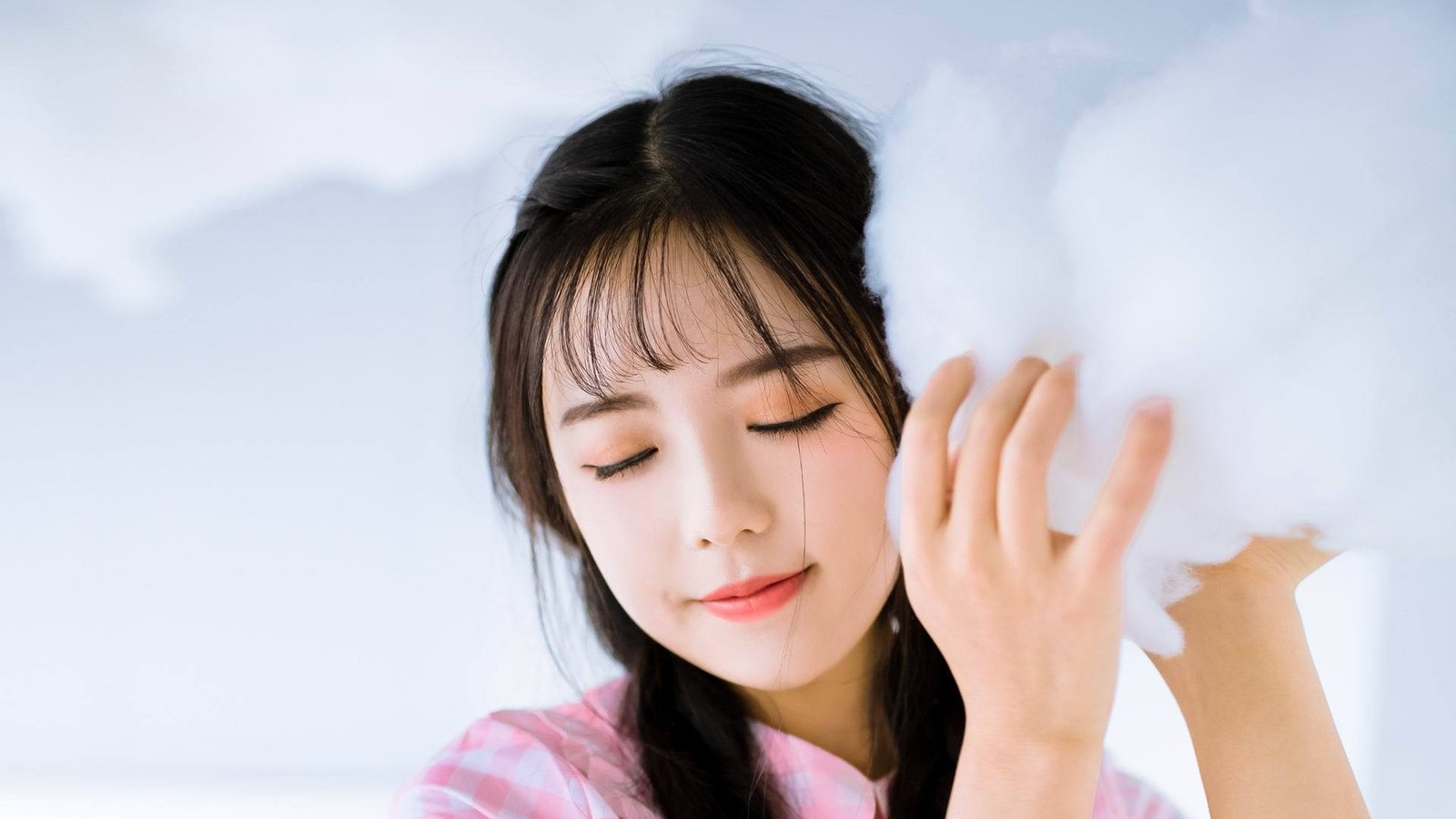 女孩子性格内向不爱说话怎么办,性格内向不爱说话的女生怎么追