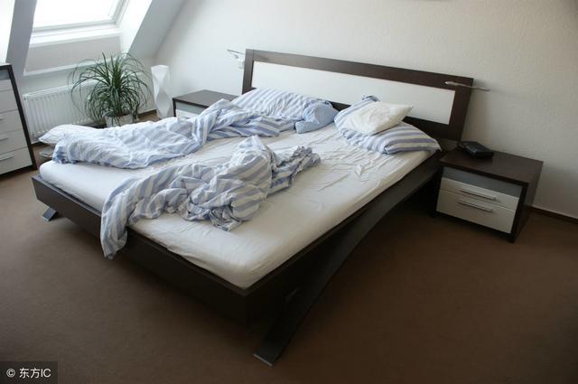 床上螨虫多?需一片叶子,不到1块钱,螨虫有多少死多少