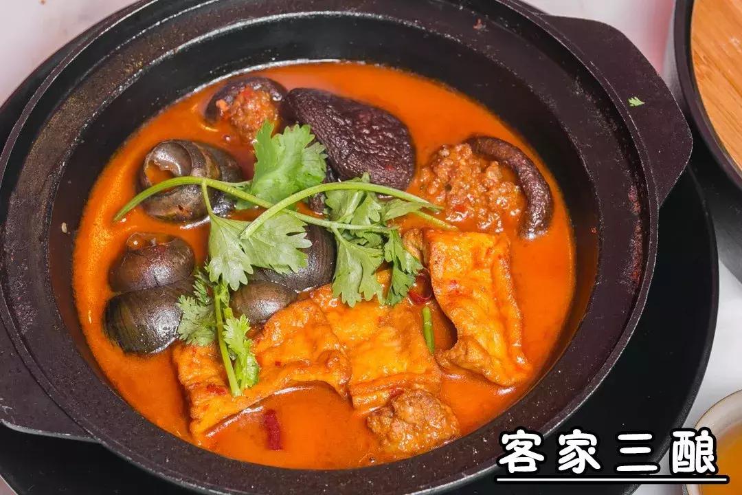 6.8折！陆家嘴惊现1家“网黄餐厅”，人均40+吃哭老板！