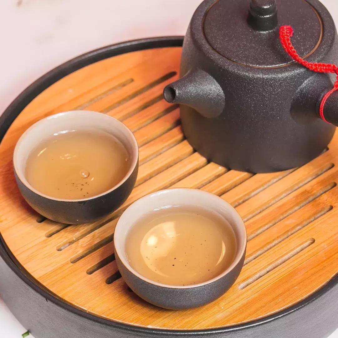 6.8折！陆家嘴惊现1家“网黄餐厅”，人均40+吃哭老板！