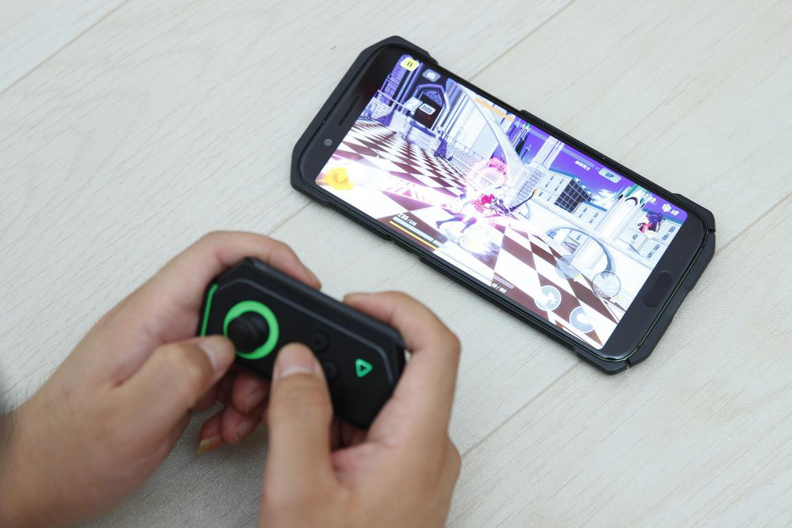 黑鲨手柄如何玩崩坏三,黑鲨能玩vivo服的崩坏三吗