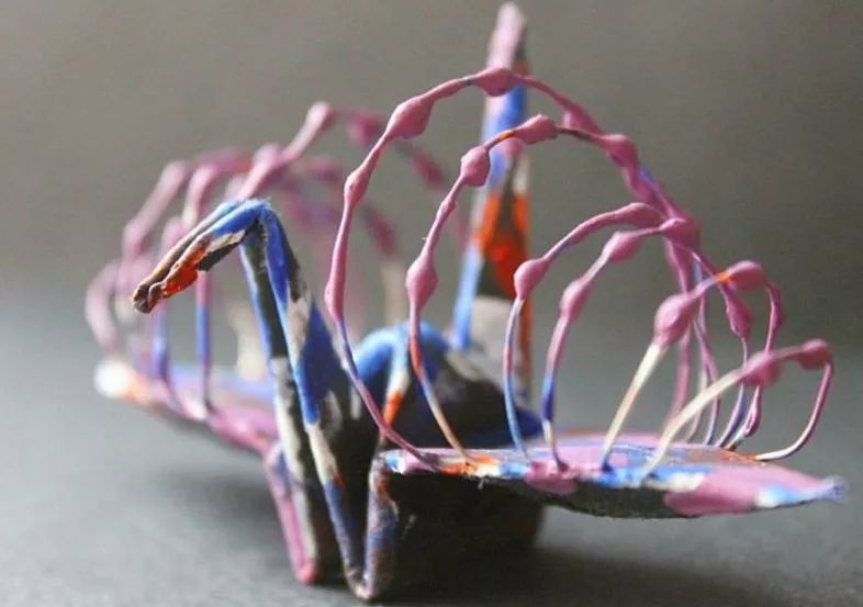 每天折一只纸鹤,每天折8只千纸鹤4天一共折多少只