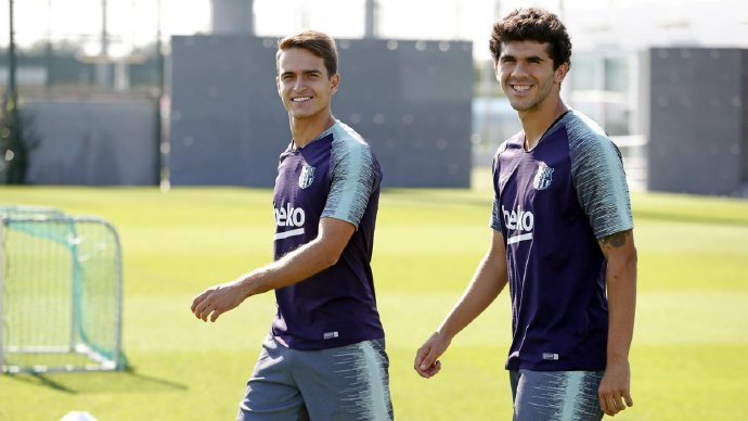 梅西本周终于剃掉了大胡子,最新训练照中梅西仍有胡子