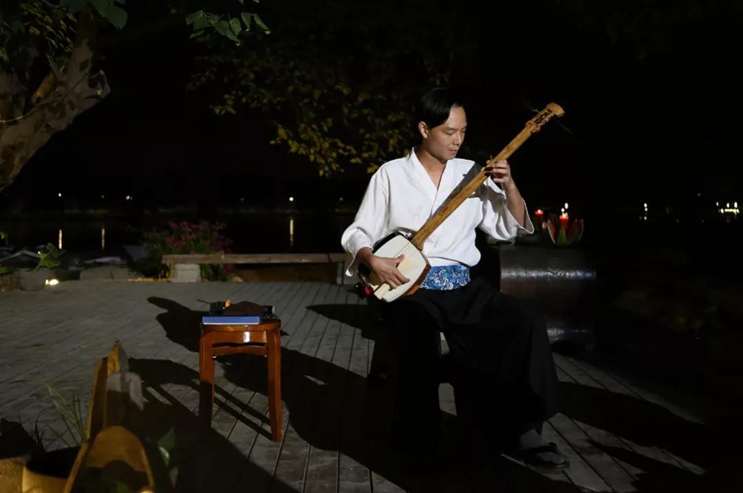 家乡魅力秀：武汉慧心雅社演绎东湖民间祭月，媲美古装实景大剧