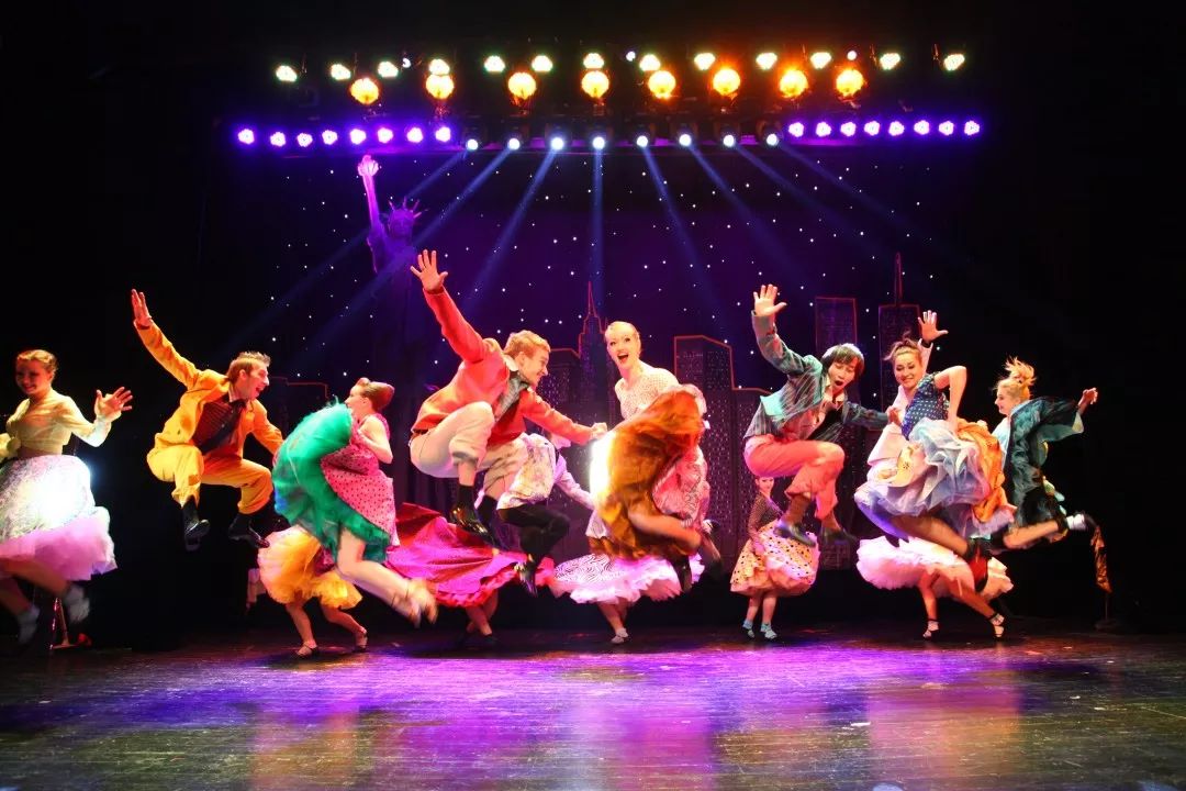 2018静安国际嘉年华启幕 静安大融城携手百家商户慈善义卖