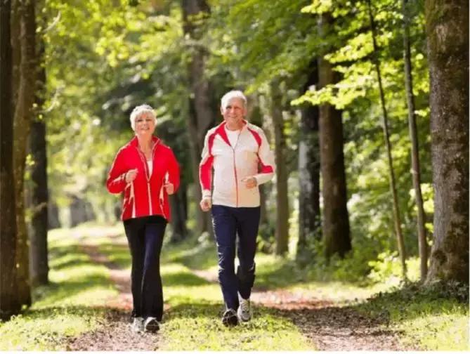 爱爸妈就给他们买邯郸广电首届双星名人老人鞋秋季直销惠来了！