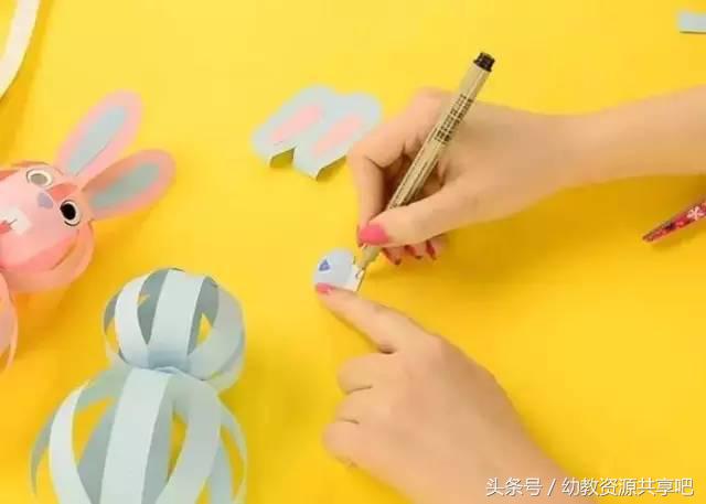 用彩色纸条制作手工卡纸,超简单卡纸手工特别好看