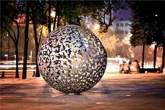 成都18个雕塑,成都太古里裸眼3d龙雕塑