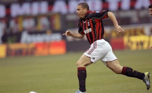 罗纳尔多纪录,罗纳尔多在足球史地位