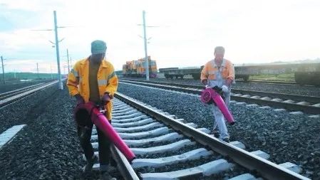 哈佳铁路施工现状,哈佳铁路为什么是动车