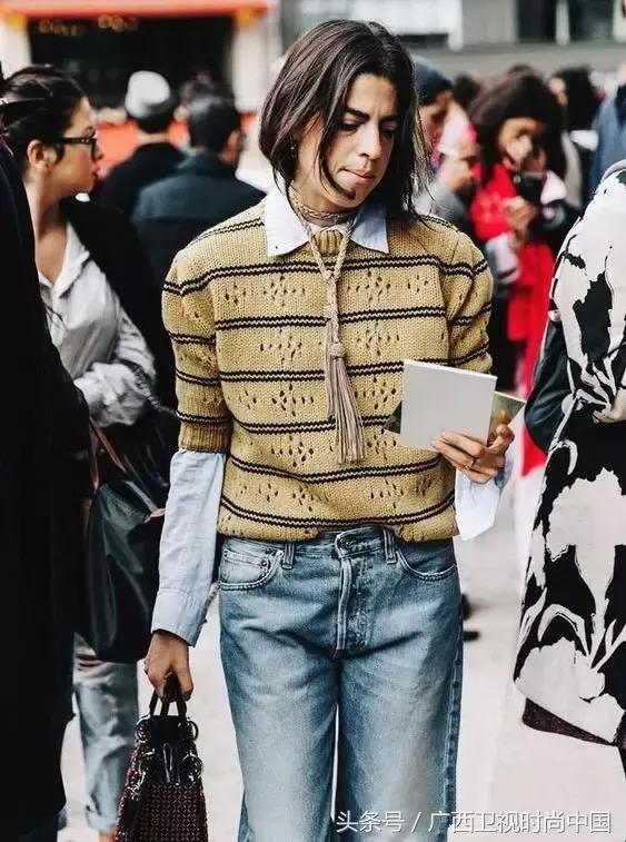 针织衫短袖里面应该穿什么,黑色金丝宽松短袖针织衫怎么搭