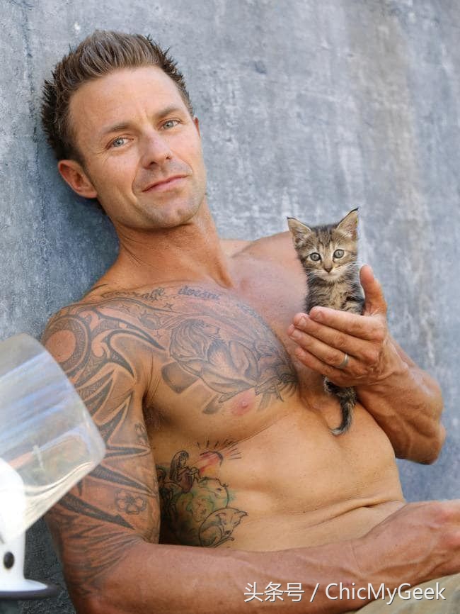 澳大利亚消防员火中拍视频,澳洲消防员腹肌