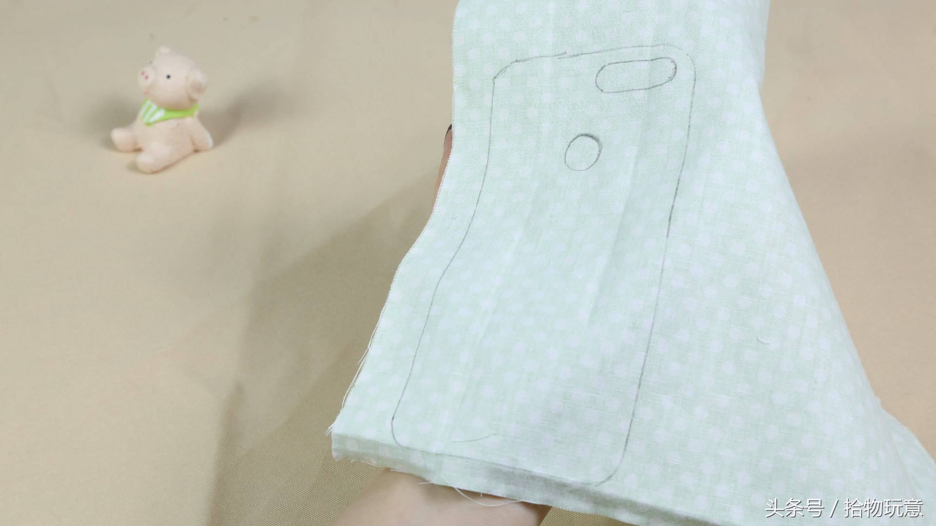 手机壳发黄别扔一招变新是真的吗,手机壳发黄不要扔教你一招解决