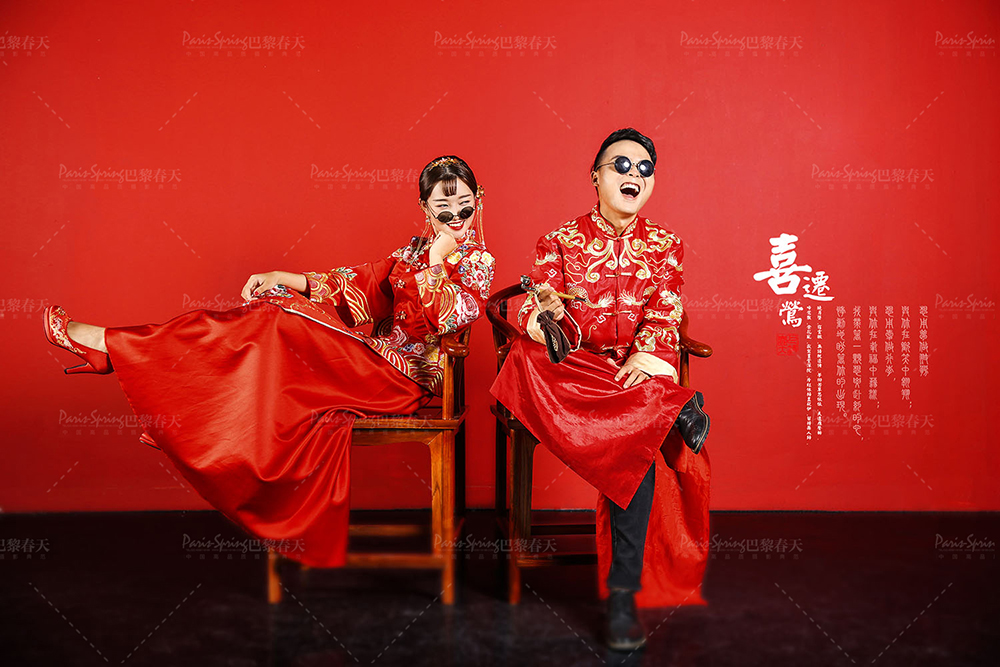 婚照姿势怎么摆技巧图解,冬季婚纱照室外中式